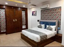 Hotel Rajmahal Suits