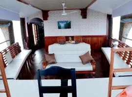 Lotus Lande House Boats