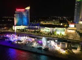 Walk to Riverfront, Caesars & Vibrant Downtown