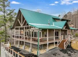 New Luxury Lodge - Gatlinburg - Mountain View!