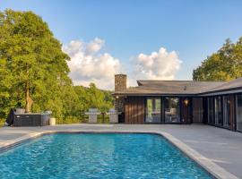 Amber Refresh by AvantStay Pool and Hot Tub, hotel i Jefferson City