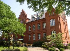 Hotel Altes Gymnasium, hotel in Husum