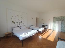 Dock Bay Lodge Hostello, hotell sihtkohas Trieste