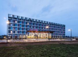 Moxy Poznań Airport, hotel in Poznań