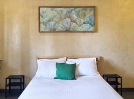 Spacious Ac Room At La Playita Beach - Villavida, hotel a Las Galeras