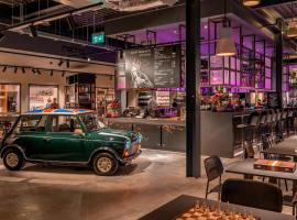 Moxy London Heathrow Airport, hotel din Hounslow