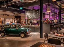 Moxy London Heathrow Airport