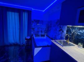 Studio avec jaccuzzi, hotel amb jacuzzi a Saintry-sur-Seine