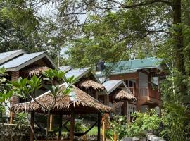 Asim Paris Guesthouse & jungle trekking, hotel en Bukit Lawang