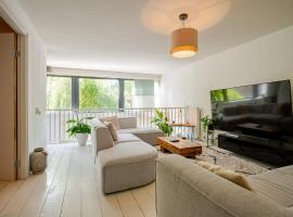 Private 3 bedroom apartment - HomeStay Properties Amsterdam: Amsterdam'da bir otel