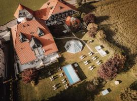 Hotel Montis - Schönblick, spa hotel in Brunico