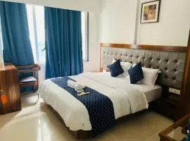 Luna Spaces- Deluxe room in Powai