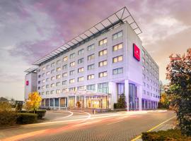 Ramada by Wyndham Amsterdam Airport Schiphol, hotel din Badhoevedorp