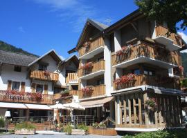 Logis Hotel Gai Soleil, khách sạn ở Samoëns