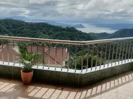 Sang Yoo Mountain View Tagaytay Bed and Breakfast - Taal Lake View