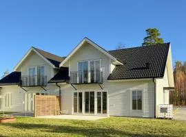 Nice Home In Västervik With Lake View