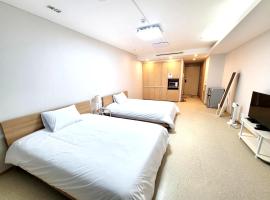 Incheon Airport Line Guesthouse, hotell i Incheon