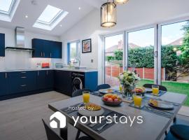 Sandileigh House by YourStays - Luxurious 3 Bedroom House in Altrincham, hotell i Altrincham