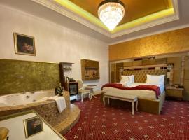 Vila Imperial One Luxury Boutique Hotel, дом для отпуска в Фэгэраше