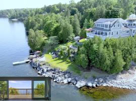 Loza house coastal design unit with lake & mountain views, gæludýravænt hótel í Plattsburgh