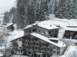 Arpuria l hidden luxury mountain home - ADULTS FRIENDLY, hotel en Sankt Anton am Arlberg