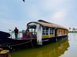 Alleppey Houseboat Viswas Cruise