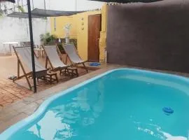 Casa Mali, zona centro, con piscina, asador y muy amplia