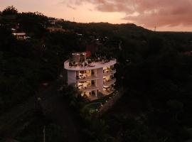 Lighthouse Bingin - 360 view, хотел в Улувату