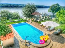 Stunning Danube Villa