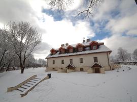 Folwark Hutta, hotel v destinaci Suwałki