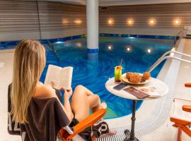 Cosmopolitan Hotel & Wellness, hotel sa bazenima u gradu Ruse