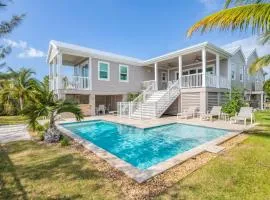 Aquaria House -Pool & Boat Dock