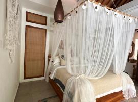 Santai Villas: Nusa Lembongan şehrinde bir otel