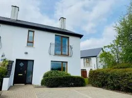 Modern home with 3 bedrooms and 3 bathrooms in Kenmare town