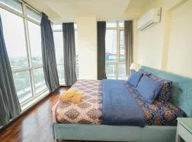 Cozy 2-Bedroom Apartment with King Beds, Balcony & Stunning Views at Elysium