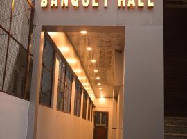 Hotel Swarun and Banquet Hall, hotel v destinaci Patna