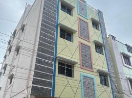 Sunrise Home Stay, huoneisto kohteessa Tirupati