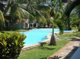 Althea's nice, comfy 4 BR townhouse with pool in Grand Bay- AH 1