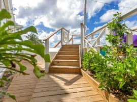 Maho Beach House - Cozy Studo, hotel en Maho Reef