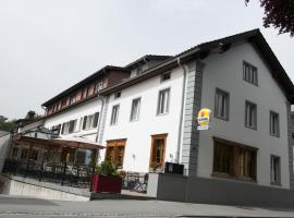 Hirschen B&B, hotel di Maienfeld