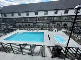 Skyline Peaks 205 - Mountain View Townhouse-AC-Pool-Hot Tub