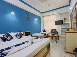 Hotel Indore Palace - Guest Centric Hotel，位于舍地的酒店