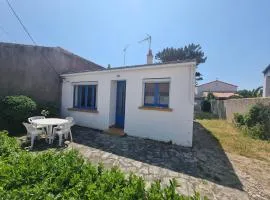 Maison deux chambres avec jardin à 100m de l'océan