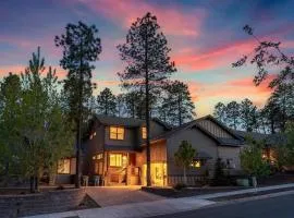 Downtown Flagstaff Retreat, Game Room and Sleeps 8