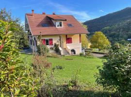 5 bedroom house in Annecy between town and countryside、セーノッドのホテル