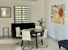 Spacious 3 Bedroom 2 Bathroom Marigot Home