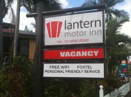 Lantern Motor Inn, מלון במקיי