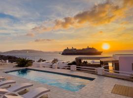 With-inn Mykonos Suites: Tourlos şehrinde bir otel