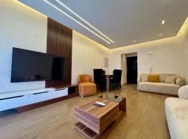 5 Star 3 BDR Apartment In Rehab City