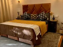 Atharva's Homestay By Goaround Homes - Nehru Enclave Metro, South Delhi